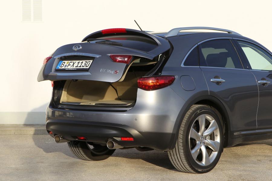  Infiniti FX30d S 2012 года  (фото 12 из 28)
